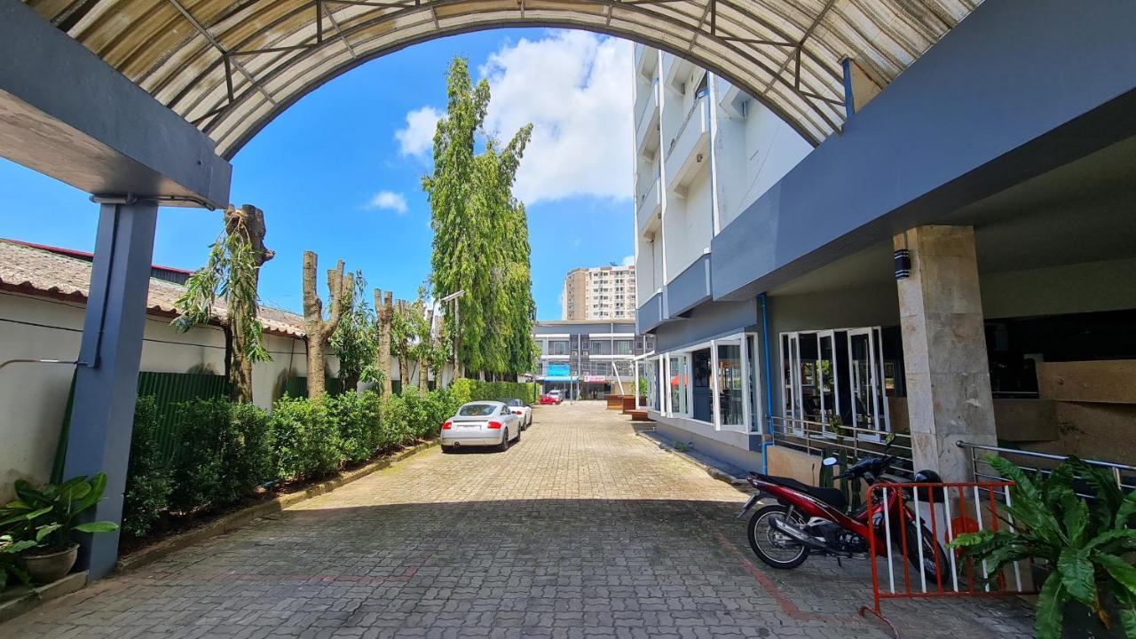 Nora Bukit Hotel Phuket Buitenkant foto