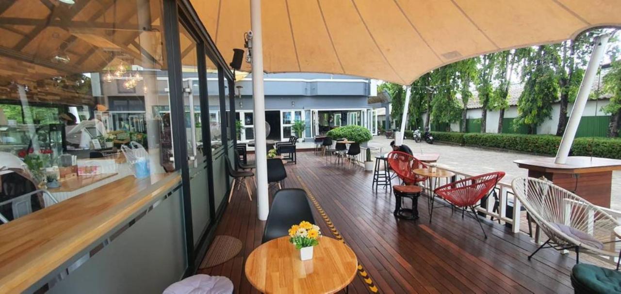 Nora Bukit Hotel Phuket Buitenkant foto