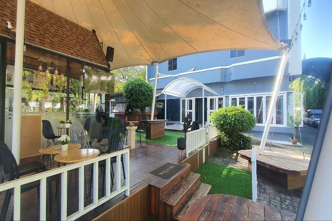 Nora Bukit Hotel Phuket Buitenkant foto
